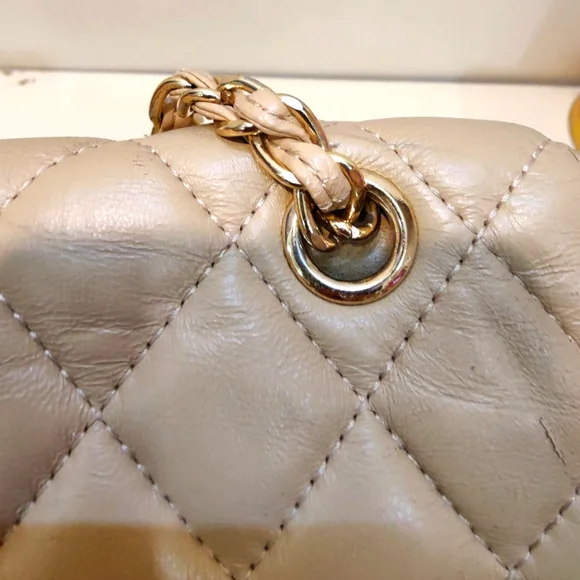 CHANEL Caviar Beige Jumbo Gold Hardware - Preloved - Picture 6 of 16
